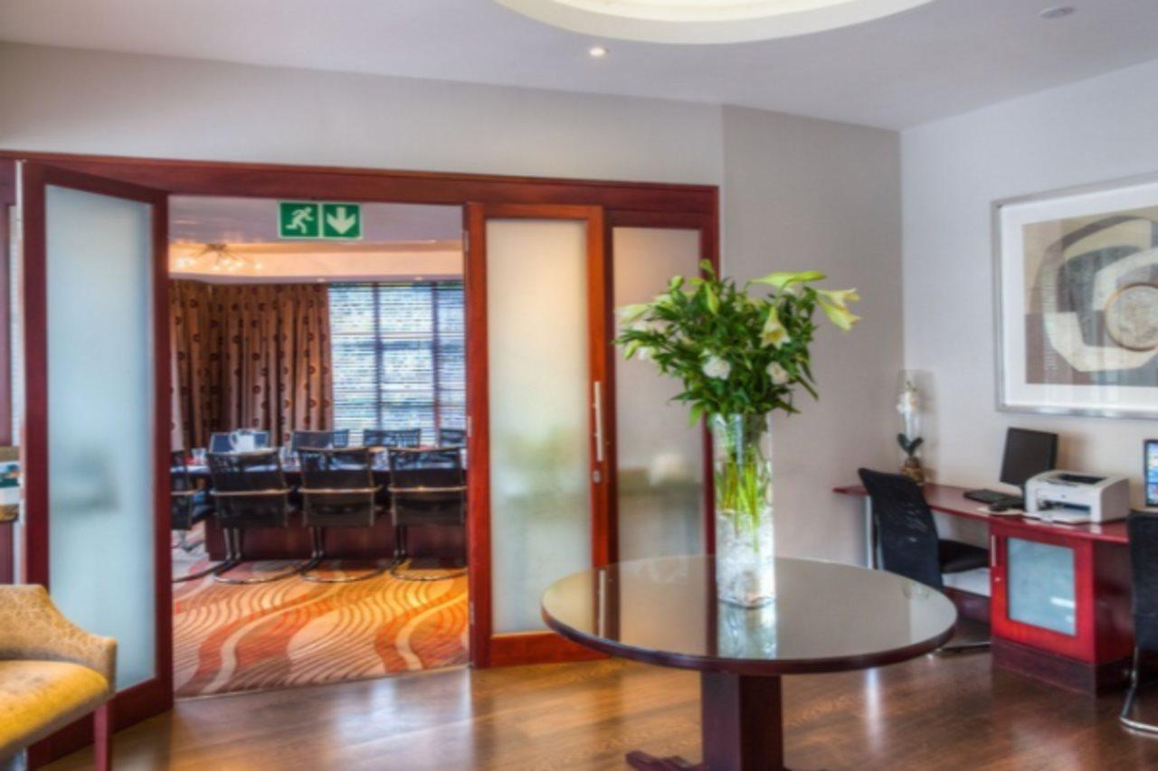 City Lodge Hotel Sandton, Morningside Йоханнесбург Экстерьер фото