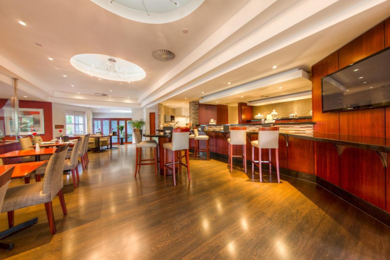 City Lodge Hotel Sandton, Morningside Йоханнесбург Экстерьер фото