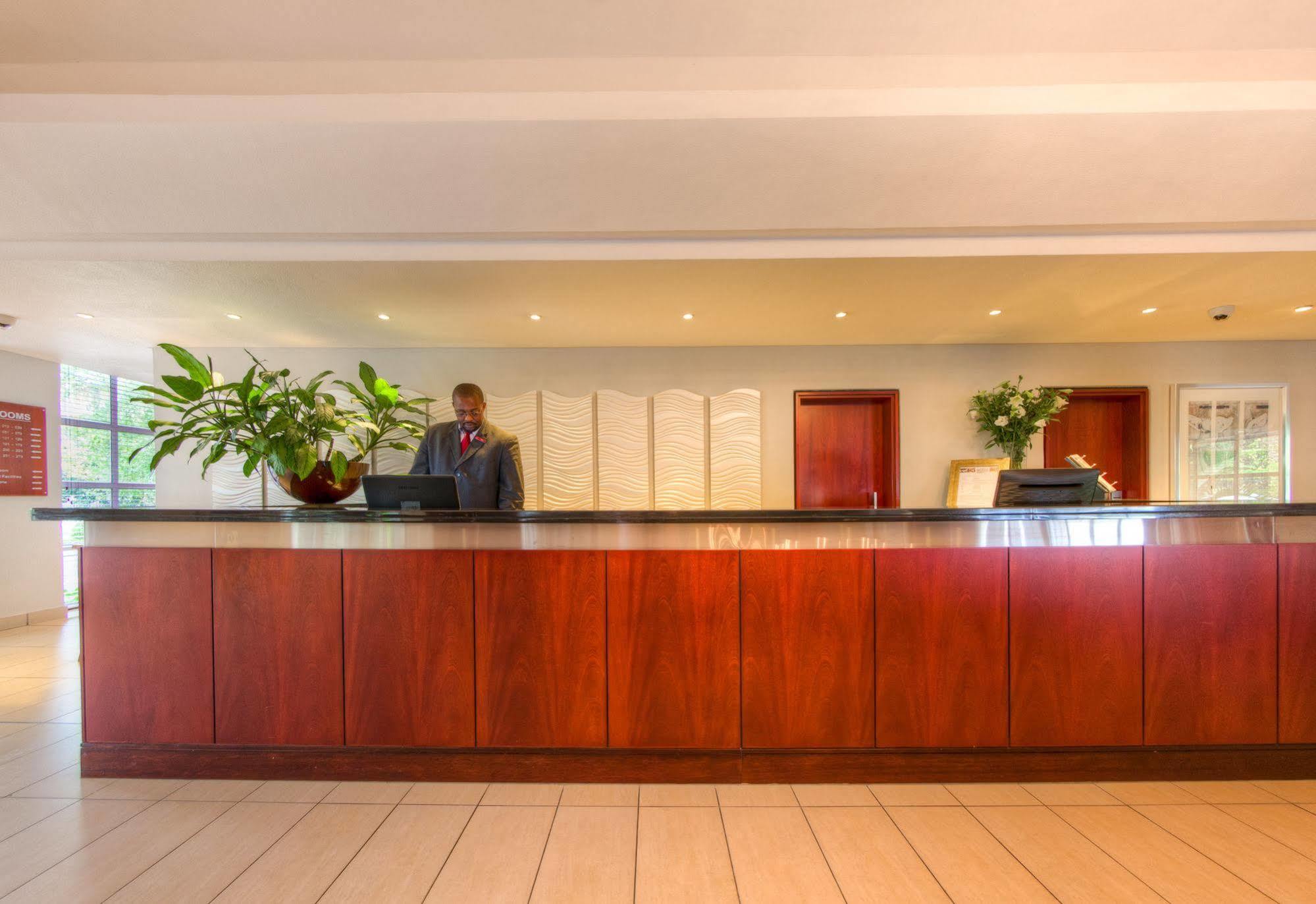 City Lodge Hotel Sandton, Morningside Йоханнесбург Экстерьер фото