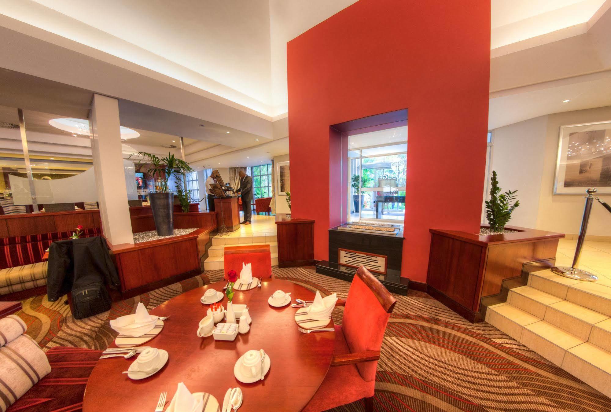 City Lodge Hotel Sandton, Morningside Йоханнесбург Экстерьер фото