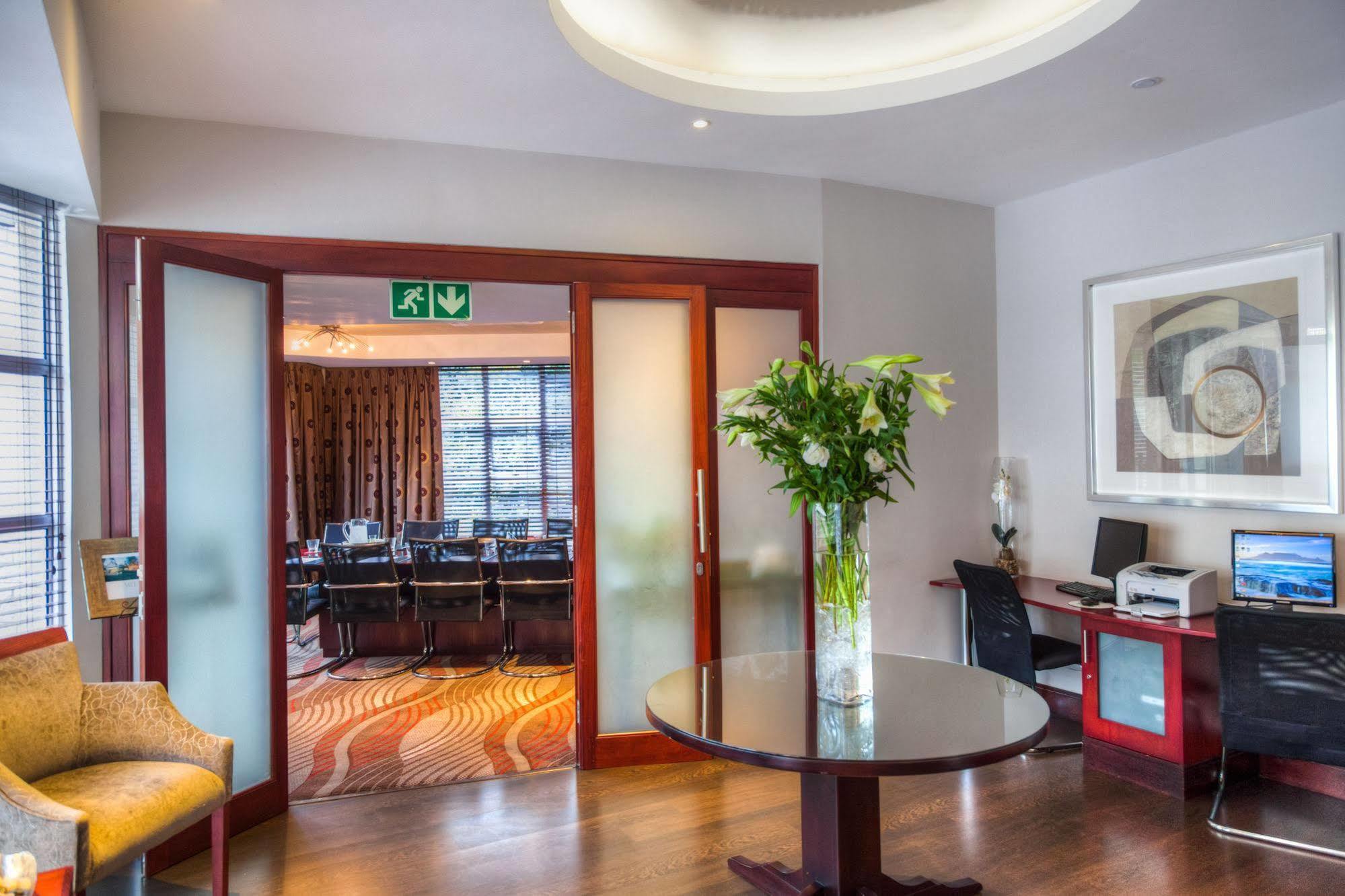 City Lodge Hotel Sandton, Morningside Йоханнесбург Экстерьер фото