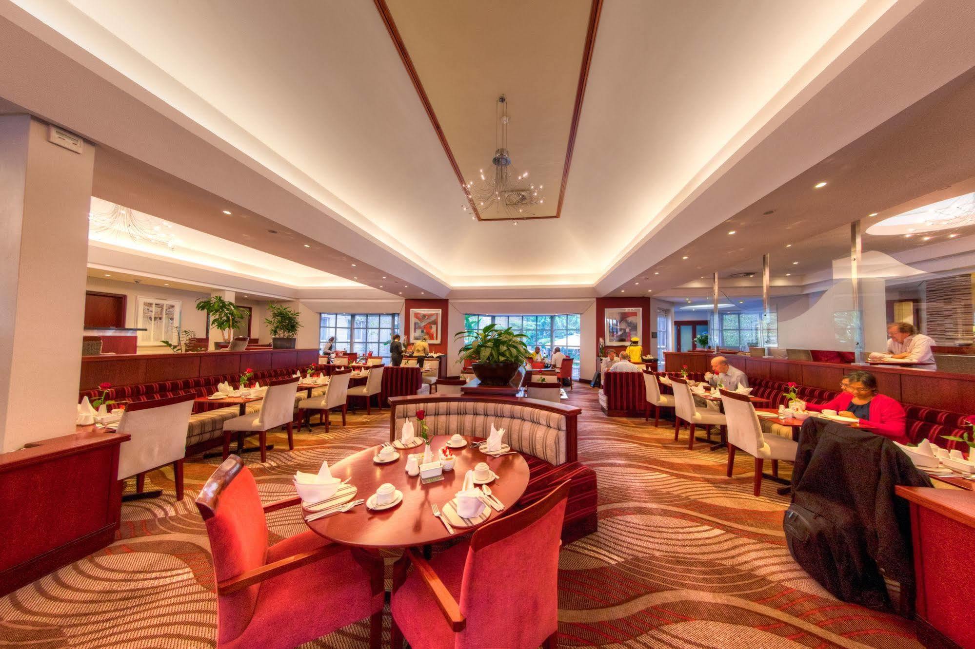City Lodge Hotel Sandton, Morningside Йоханнесбург Экстерьер фото