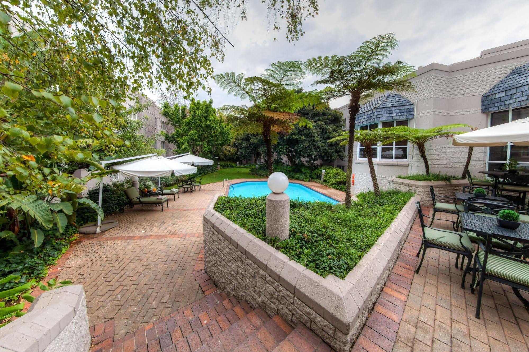 City Lodge Hotel Sandton, Morningside Йоханнесбург Экстерьер фото