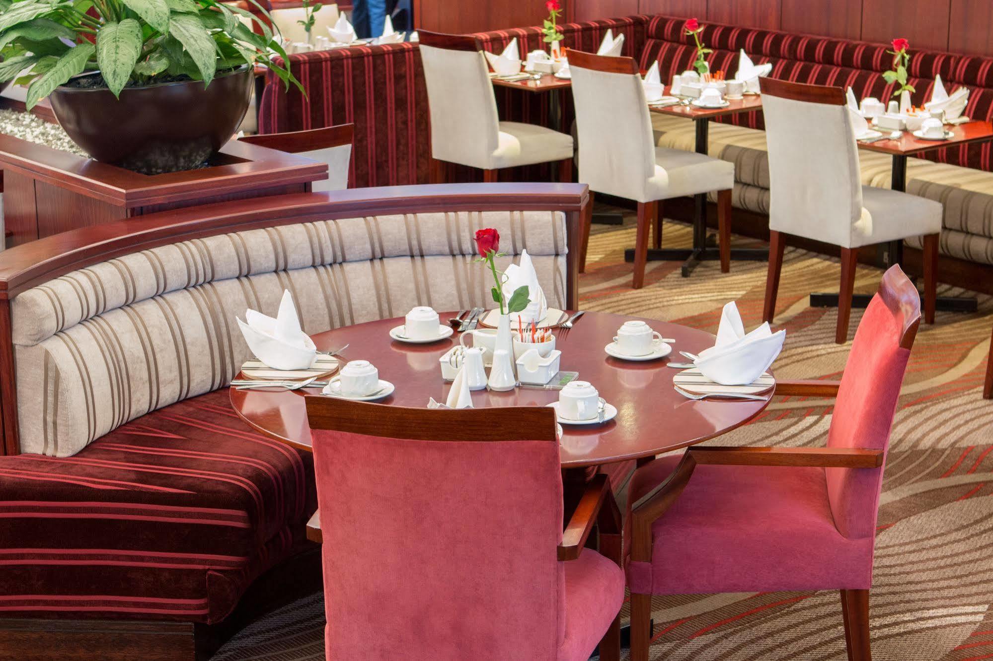 City Lodge Hotel Sandton, Morningside Йоханнесбург Экстерьер фото