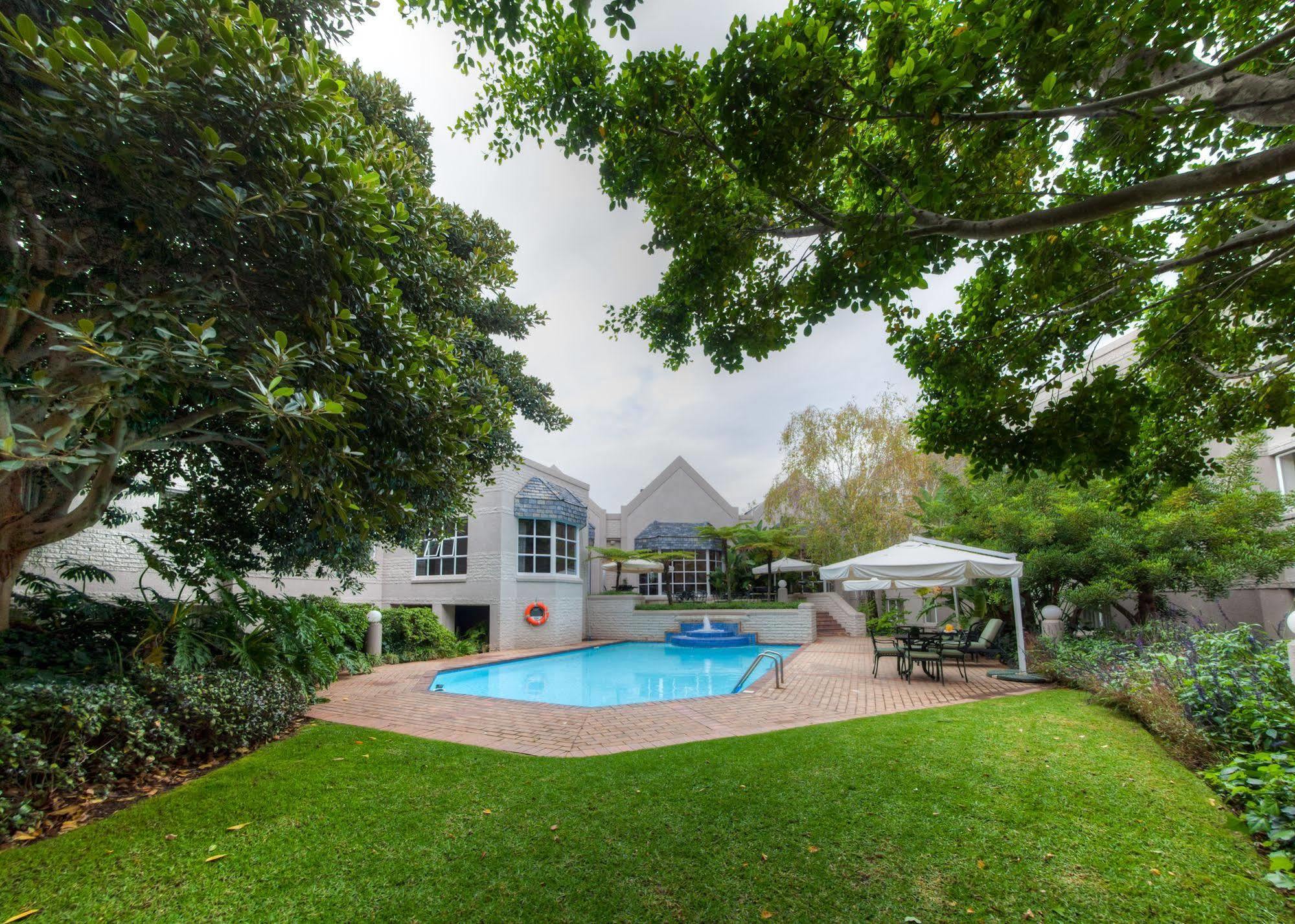 City Lodge Hotel Sandton, Morningside Йоханнесбург Экстерьер фото