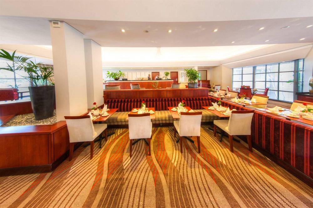 City Lodge Hotel Sandton, Morningside Йоханнесбург Экстерьер фото