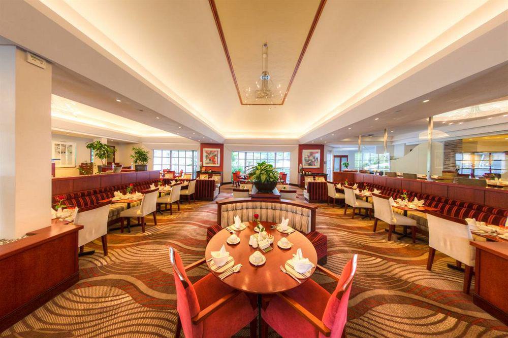 City Lodge Hotel Sandton, Morningside Йоханнесбург Экстерьер фото